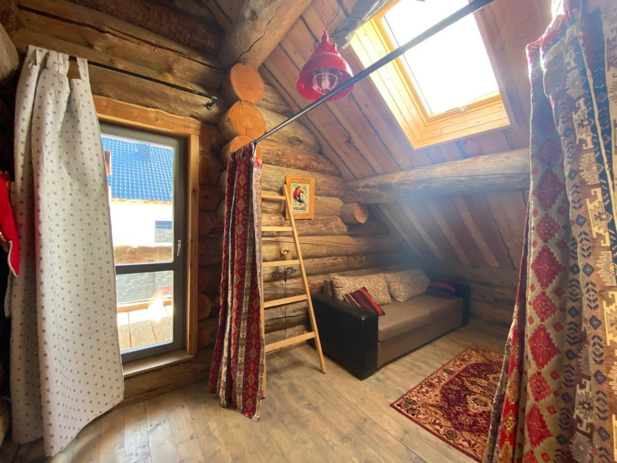 Mountain Cricket Chalets And Apartments Gudauri Bagian luar foto