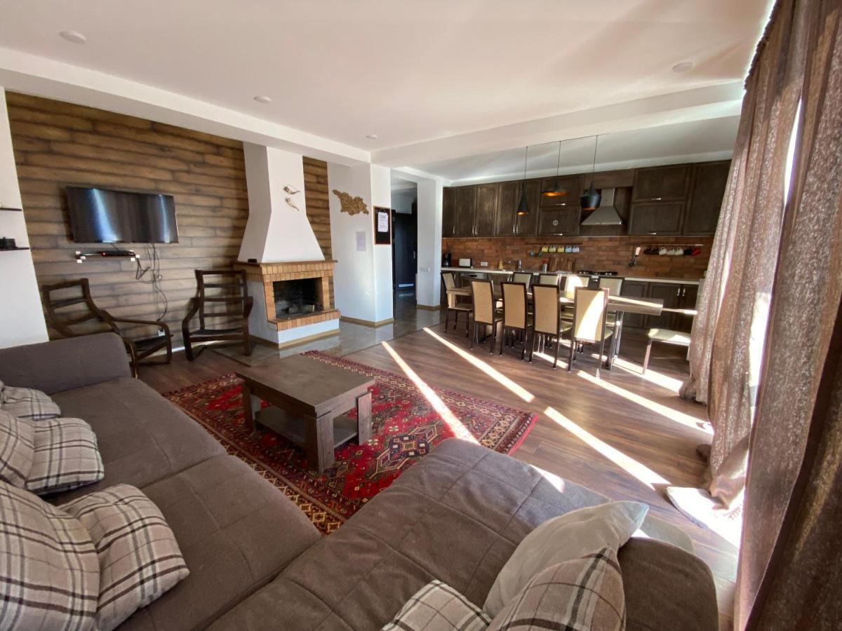 Mountain Cricket Chalets And Apartments Gudauri Bagian luar foto