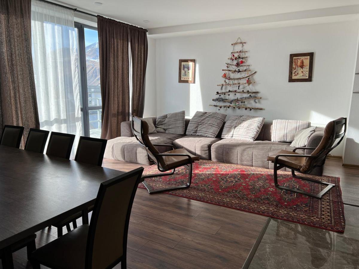 Mountain Cricket Chalets And Apartments Gudauri Bagian luar foto