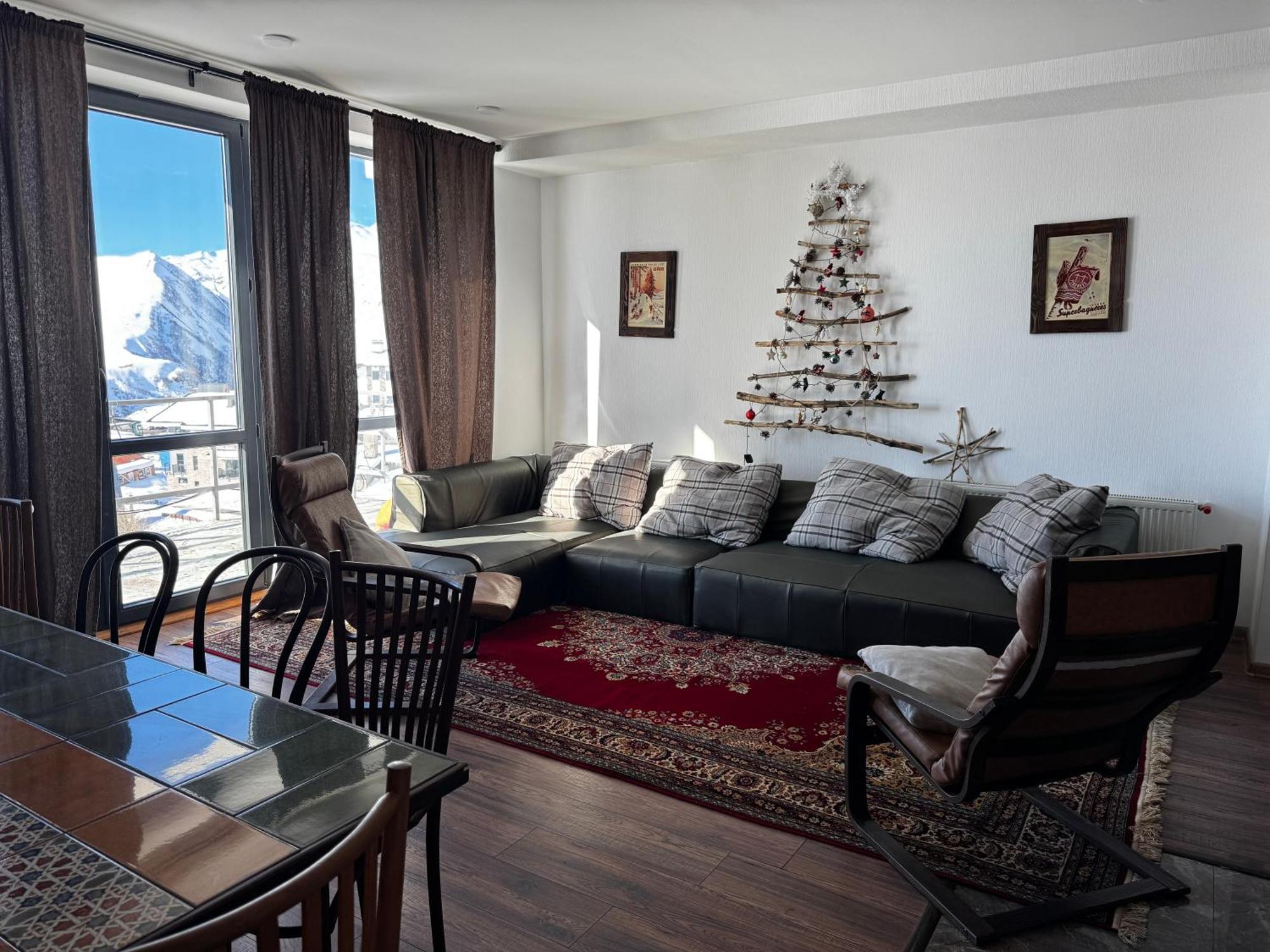 Mountain Cricket Chalets And Apartments Gudauri Bagian luar foto