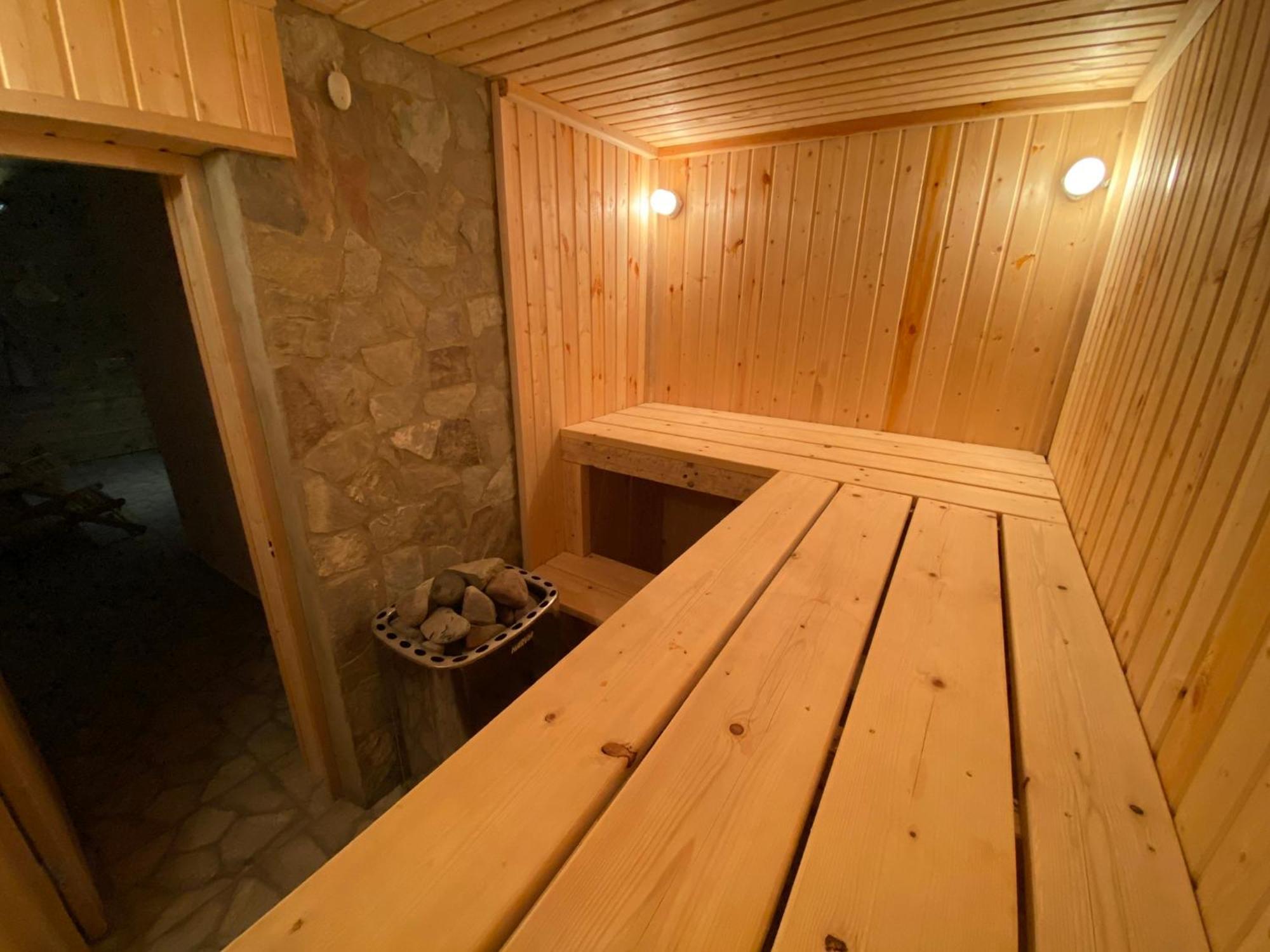 Mountain Cricket Chalets And Apartments Gudauri Bagian luar foto